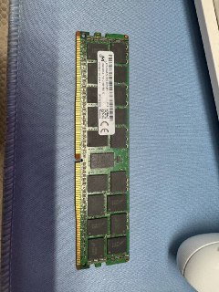 #出售 #电子垃圾 #内存条 联系 锄禾  价格 75镁光DDR4 RECC 16GB
